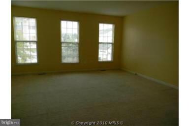 42761 Shaler St, Chantilly, VA 20152 - photo 2