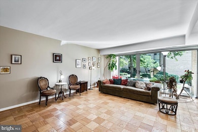 19 Canterbury Square unit 102, Alexandria, VA 22304 - photo 5