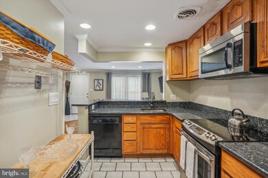 9407 Gentle Cir, Montgomery Village, MD 20886 - photo 3