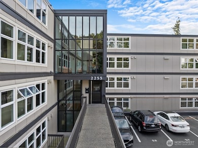 Pierre Marquis unit 104, Seattle, WA 98119 - photo 4