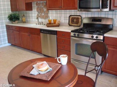 7713 Battlefield Common unit 76, Quinton, VA 23141 - photo 5