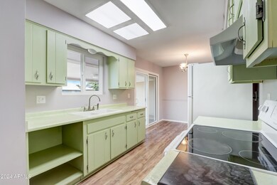 10128 W Cheryl Dr, Sun City, AZ 85351 - photo 4