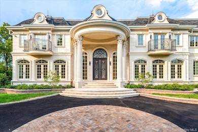 566 E Shore Rd, Kings Point, NY 11024 - photo 2