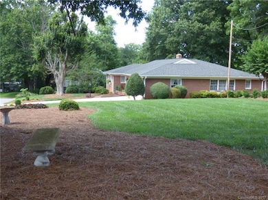 304 Oakhurst Rd, Statesville, NC 28677 - photo 2