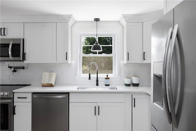 228 Alvin St, Warwick, RI 02886 - photo 4