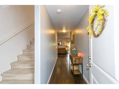 1015 NW 2nd Ave, Canby, OR 97013 - photo 4