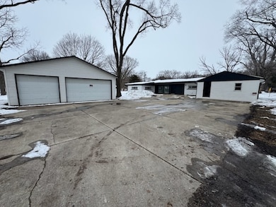 4205 Grimes St, Sterling, IL 61081 - photo 4