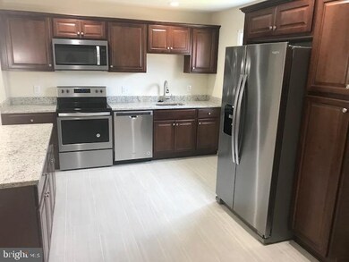 1960 Mariner Ln, Woodbridge, VA 22192 - photo 2