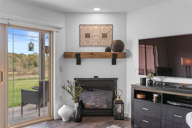 933 Spring Ct, West Bend, WI 53095 - photo 4