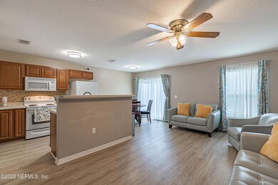 8226 Halls Hammock Ct, Jacksonville, FL 32244 - photo 4