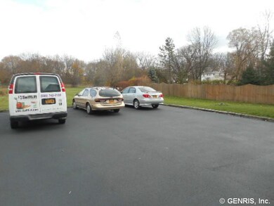 Parking Lot/Garage