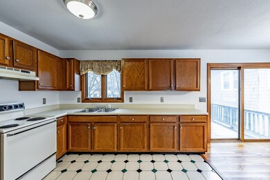 74 Manitoba St unit 78, Springfield, MA 01108 - photo 3