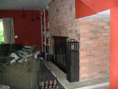 423 Glenruadh Ave, Erie, PA 16505 - photo 3