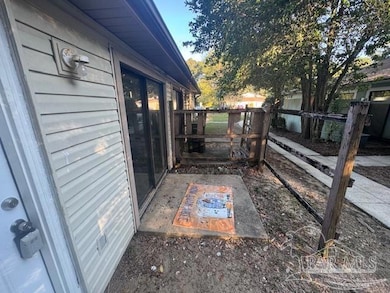 6823 Tiki Ln unit 4, Pensacola, FL 32503 - photo 7
