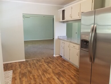 4398 Veterans Memorial Dr, Tallahassee, FL 32309 - photo 4