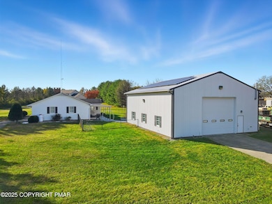 219 W Scott Ct, Brodheadsville, PA 18322 - photo 5