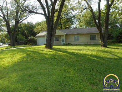3643 SW Clare Ave, Topeka, KS 66611 - photo 2