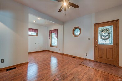 Enjoy Warm Laminate Flooring & Beautiful Woodwork