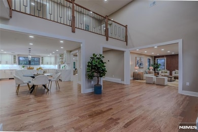 547 Highland Ave, Ridgewood, NJ 07450 - photo 2