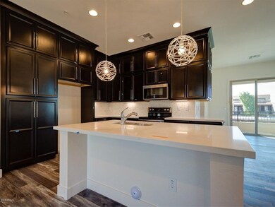 003_Kitchen