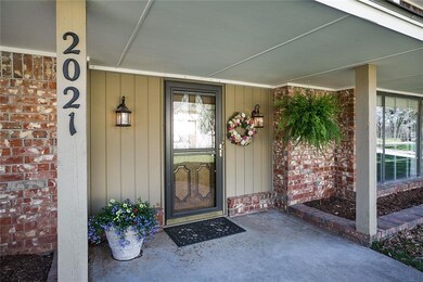 Let's go inside to see what this home has to offer
