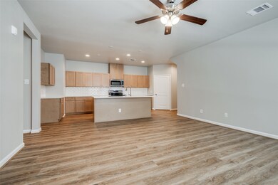 139 Park Place Cir unit B, Waller, TX 77484 - photo 6