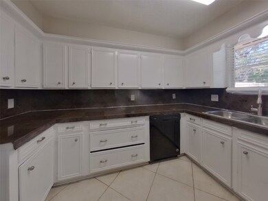 8106 Shady Grove Ln, Houston, TX 77040 - photo 5