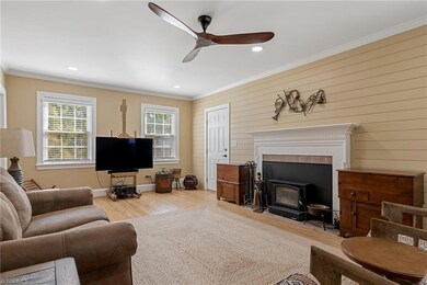 115 Argonne St, Elkin, NC 28621 - photo 6