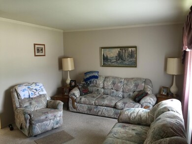 2814 Halifax Ct, Columbus, OH 43232 - photo 2