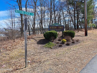 806 Macintosh Way, Matamoras, PA 18336 - photo 3