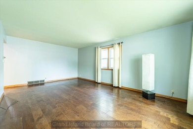 1740 Idlewood Ln, Grand Island, NE 68803 - photo 3