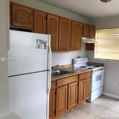 715 SW 9th St, Dania, FL 33004 - photo 2