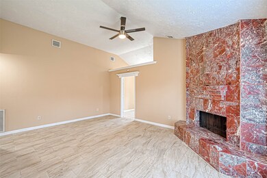 11016 Cottontop Ct, Houston, TX 77086 - photo 5