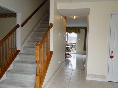 Entry/Foyer.