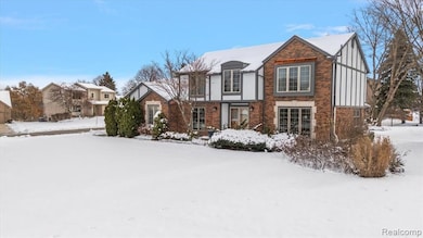 38275 Fleetwood Dr, Farmington Hills, MI 48331 - photo 2