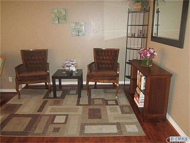 SITTING AREA OR OPTIONAL DINING ROOM