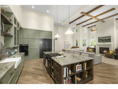 Kitchen-Breakfast Bar