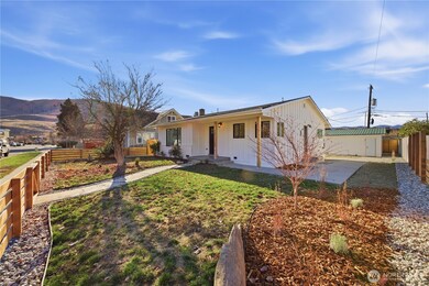 409 N Cedar St, Chelan, WA 98816 - photo 2