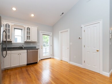 139 M St unit 3, Boston, MA 02127 - photo 4