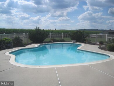 35 Diane Dr, Honey Brook, PA 19344 - photo 3