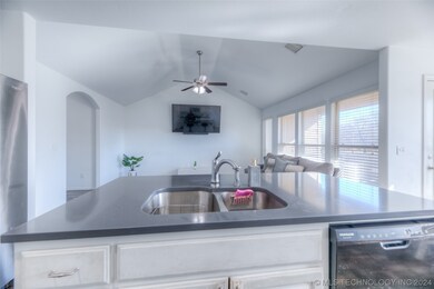 3445 E Quebec St, Broken Arrow, OK 74014 - photo 7