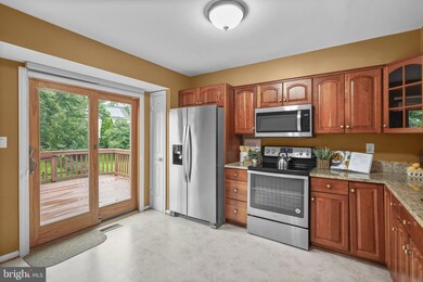 9505 Aspenwood Place, Montgomery Village, MD 20886 - photo 4