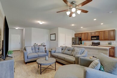 628 E Fairway Lake Dr, Alvin, TX 77511 - photo 6