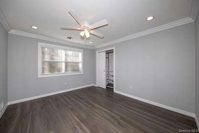 1000 Saddle Rock Rd unit 211, Holbrook, NY 11741 - photo 7