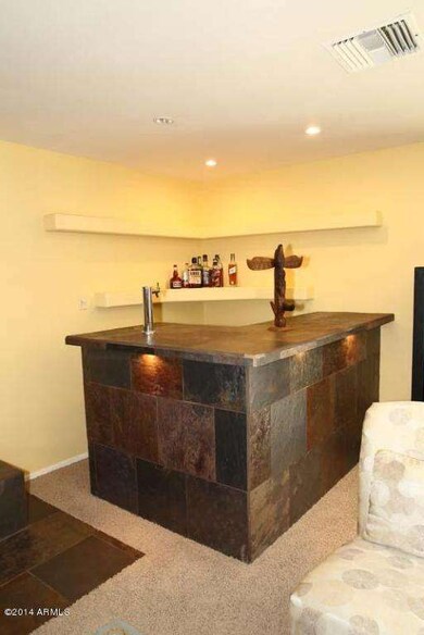 Family Room-Bar
