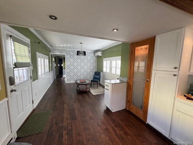 658 Sound Ave unit F6, Calverton, NY 11933 - photo 7