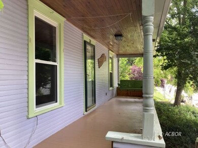 39 1st St, Athens, OH 45701 - photo 2