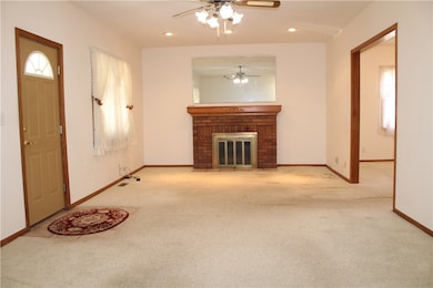 213 N Wood St, Shelbyville, IL 62565 - photo 6