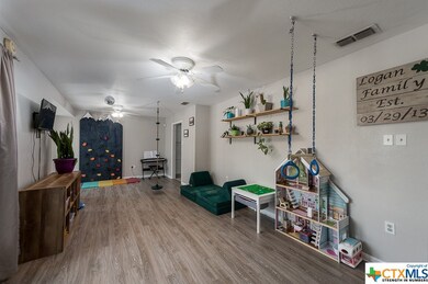 901 Laurie Ln, Copperas Cove, TX 76522 - photo 2