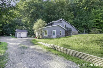 1413 Grand River Dr-2
